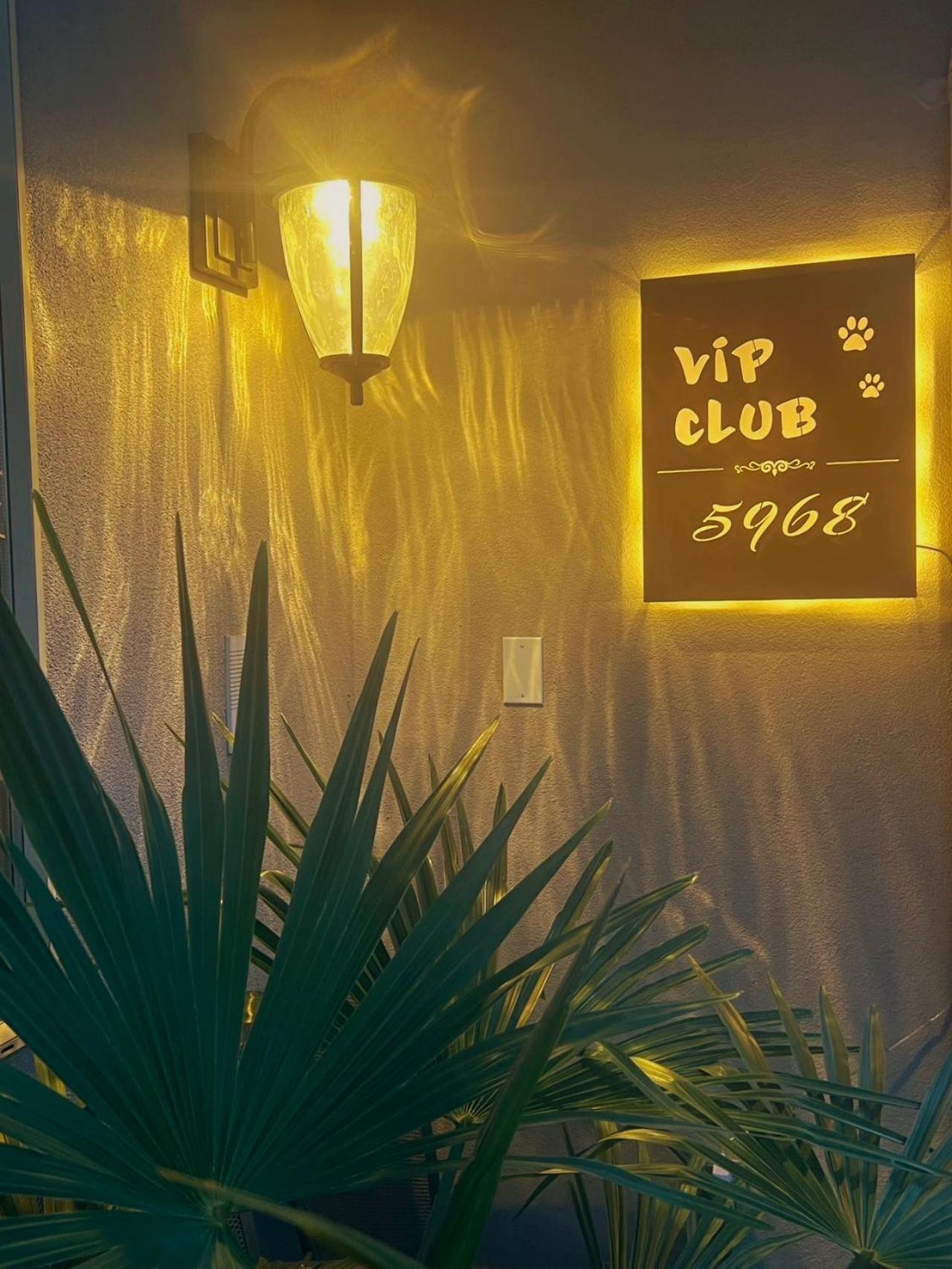 V.I.P. Club Lägenhet Surrey Exteriör bild